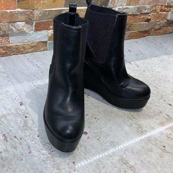 MOSSIMO 9 Black Wedge Booties - Picture 2 of 9